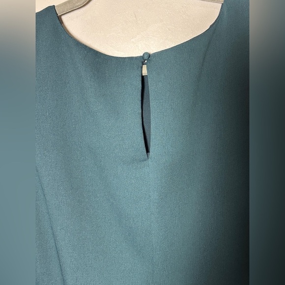 Ann Taylor Petite Green Bell Sleeves with Boat Neck Size 2P - Picture 3 of 5